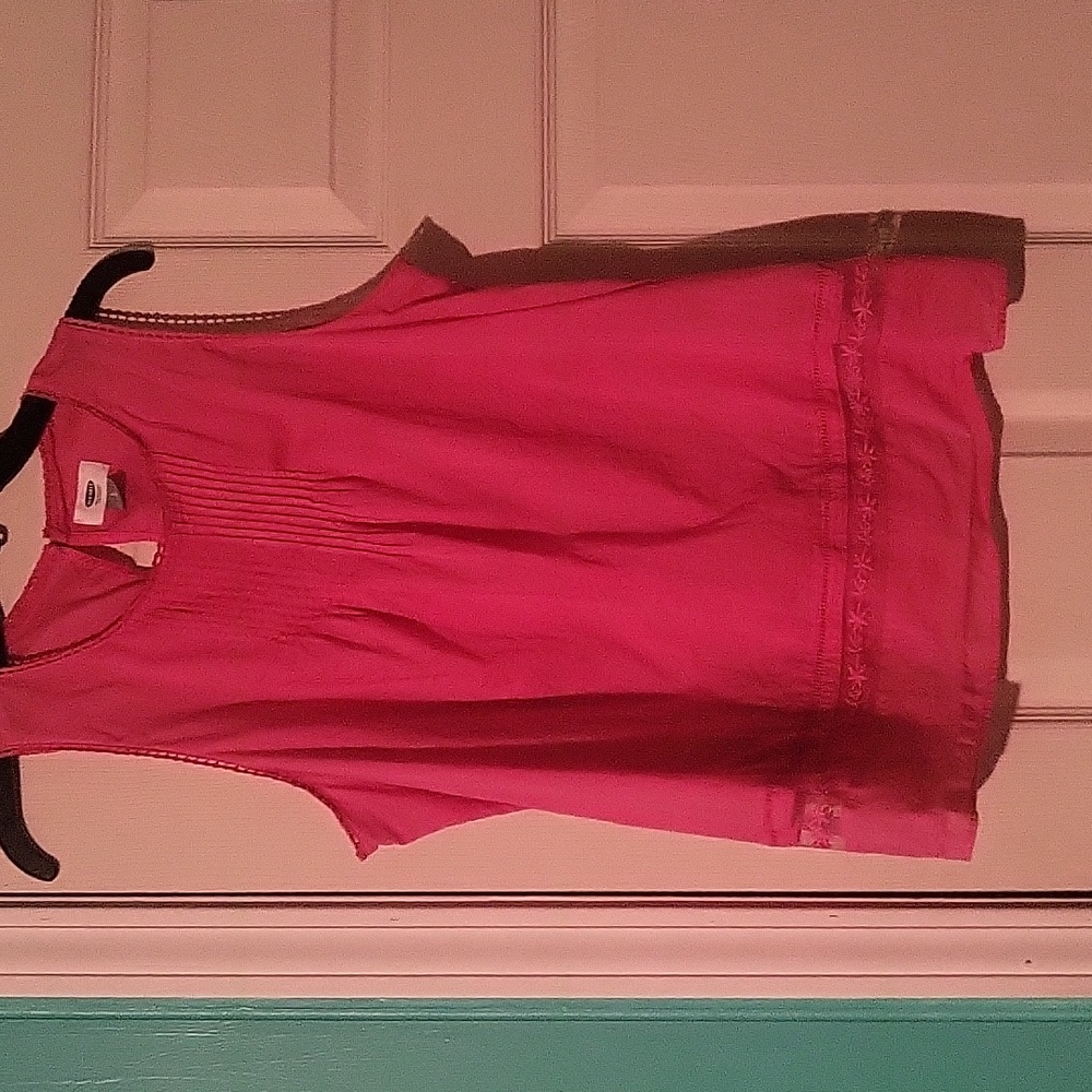 Peak size large old navy tank